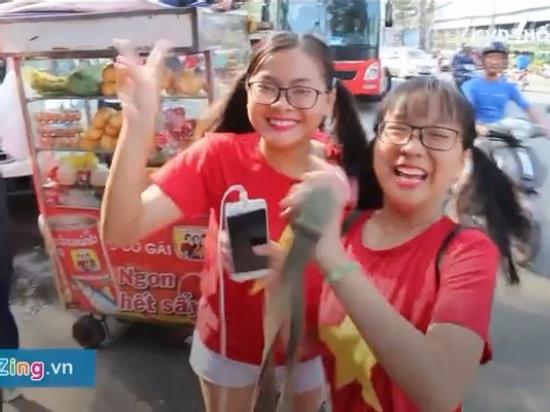 Fans nữ Sài Gòn muốn làm 'người yêu' Văn Hậu, Tiến Dũng