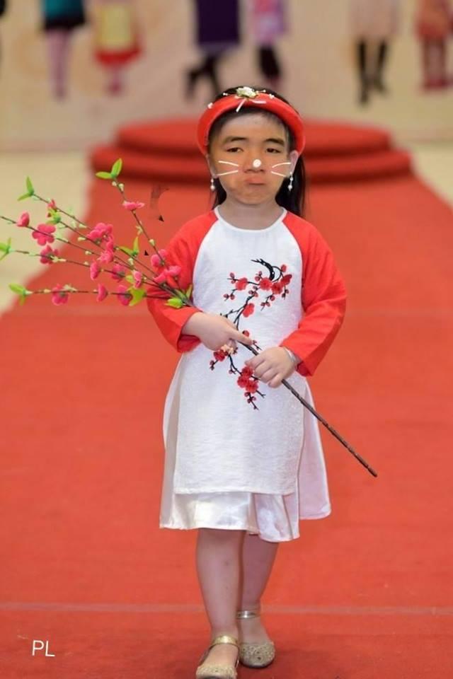 Cười ngất trước bộ ảnh thánh lầy Đức Chinh diện áo dài đón Tết-8