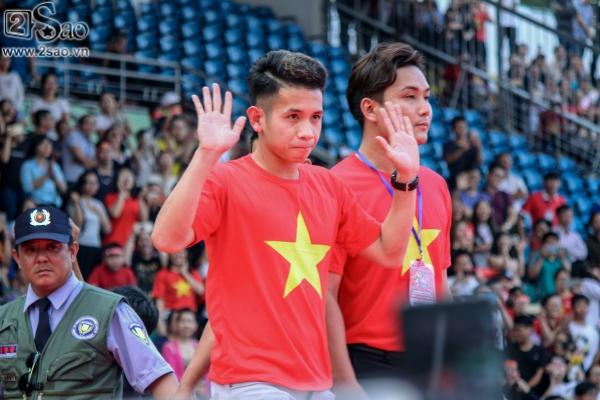 SIÊU ĐÁNG YÊU: Công Phượng bóc mẽ Duy Pinky đi giao lưu vẫn mang theo son môi-6