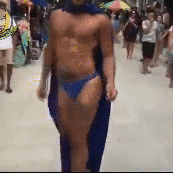 Clip: Chỉ diện hai mảnh vải che thân, soái ca 6 múi tái xuất bằng màn catwalk thần sầu-3