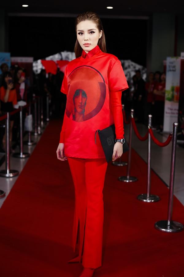 Chờ mãi bão U23 mới tan, dàn mỹ nhân Việt lại xúng xính váy áo đẹp xuất sắc thảm đỏ-2