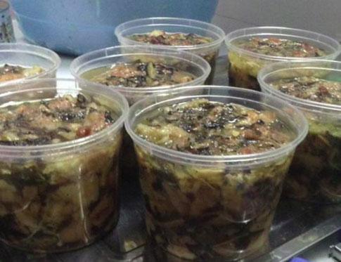 Tết fastfood: Cỗ đông lạnh đóng hộp, hâm nóng mời các cụ-2