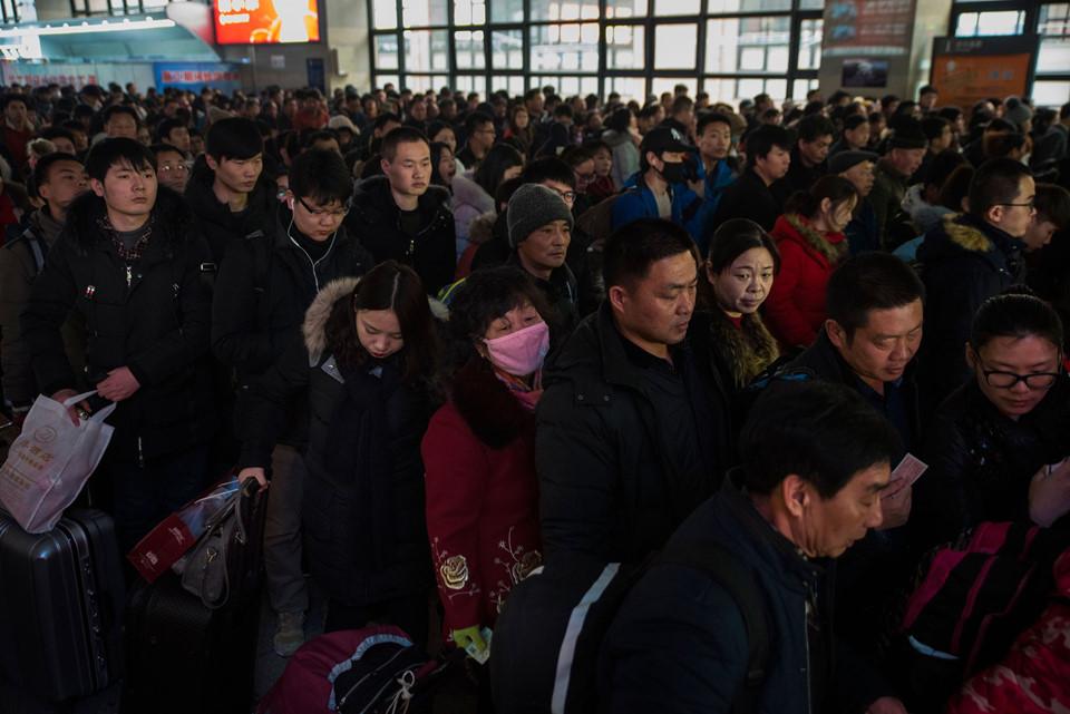 Biển người tại các nhà ga Trung Quốc lên đường về quê ăn Tết-2