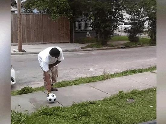 Cười sặc sụa với những pha tai nạn hài hước của lũ nhóc tì