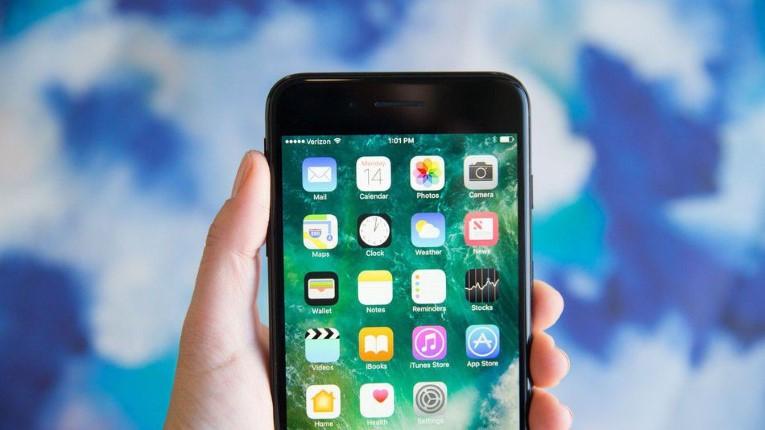 Apple sửa miễn phí iPhone 7 bị lỗi mạng-1