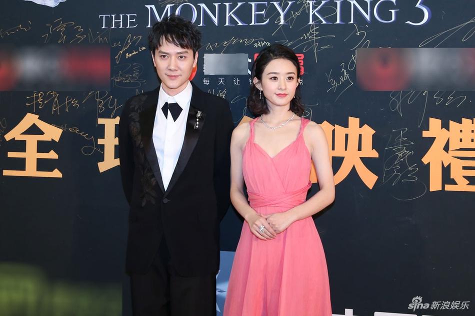 Mặc váy hở lưng táo bạo, Triệu Lệ Dĩnh lộ vết sẹo 10 năm chưa lành-1