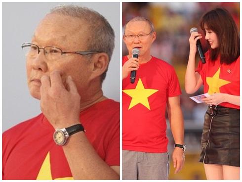 HLV Park Hang-seo rơi nước mắt khi nghe ca khúc truyền thống Hàn Quốc ngay tại Việt Nam