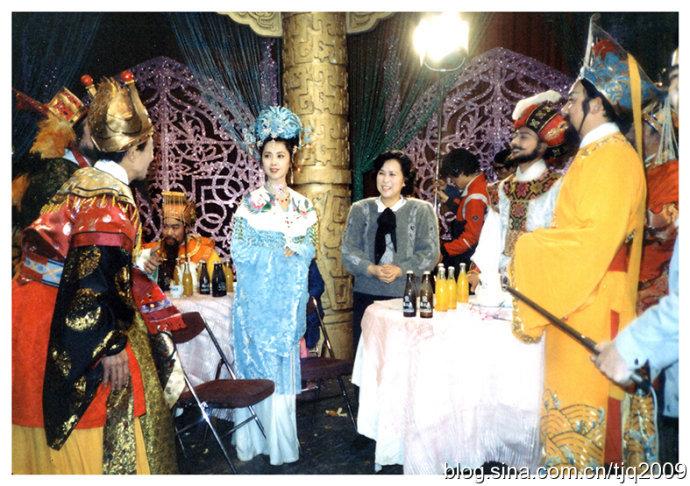 Loạt ảnh hậu trường kinh điển chưa bao giờ tiết lộ của Tây du ký 1986-1