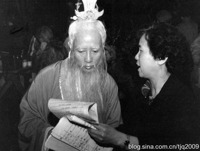 Loạt ảnh hậu trường kinh điển chưa bao giờ tiết lộ của Tây du ký 1986-11