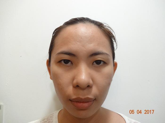 Cô gái suýt bị đuổi việc vì có đôi mắt kém xinh-1