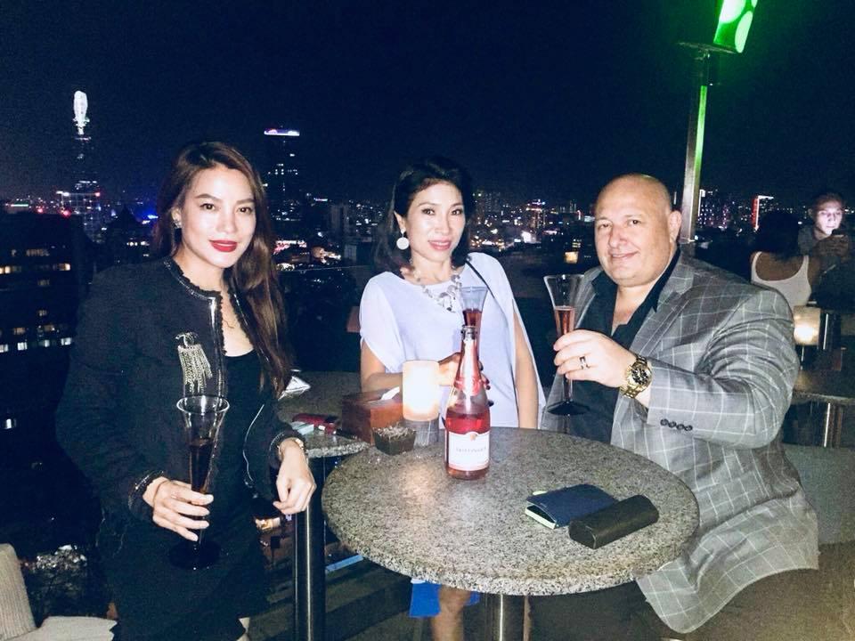 Tin sao Việt: Kỳ Hân gây sốt khi tát mắng ông xã Mạc Hồng Quân xối xả-10