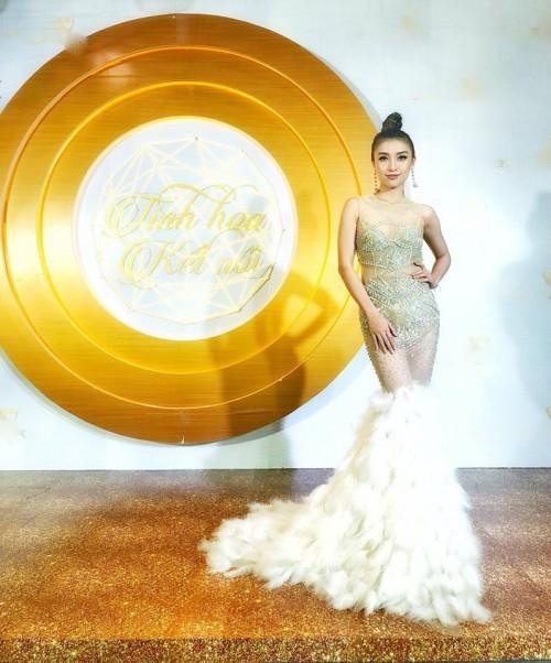 Mặc lại váy của Đỗ Mỹ Linh, đến cả Bích Phương cũng phải chào thua ngay lập tức-8