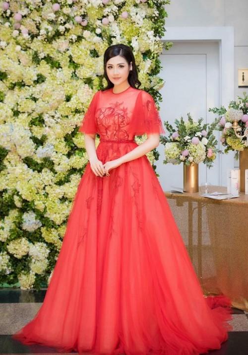 Mặc lại váy của Đỗ Mỹ Linh, đến cả Bích Phương cũng phải chào thua ngay lập tức-10