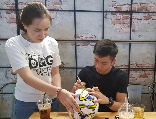 Phan Văn Đức: Toàn bộ tiền thưởng sẽ gửi cho mẹ-2