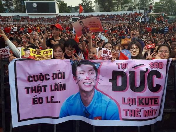 Tiền vệ Phan Văn Đức và loạt biểu cảm siêu đáng yêu vừa được cư dân mạng khai quật-2