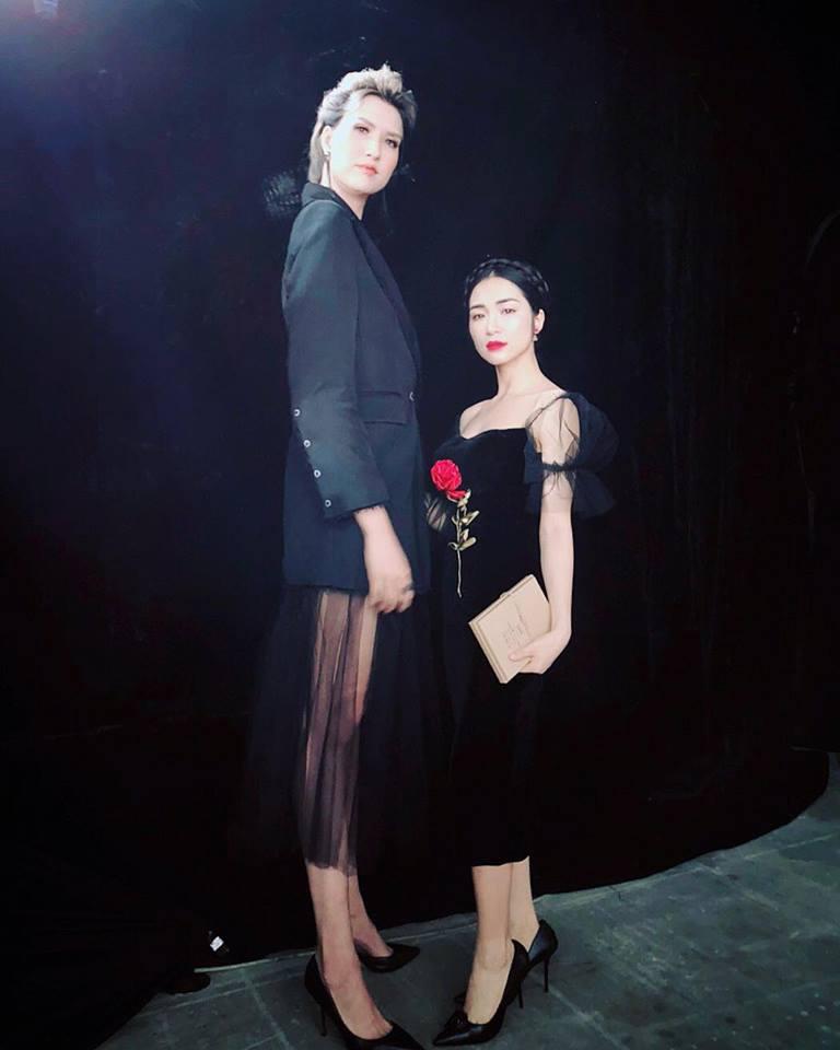 HÀI HƯỚC: Dàn sao Việt bị mẫu nữ 1m90 dìm hàng chiều cao thê thảm-1