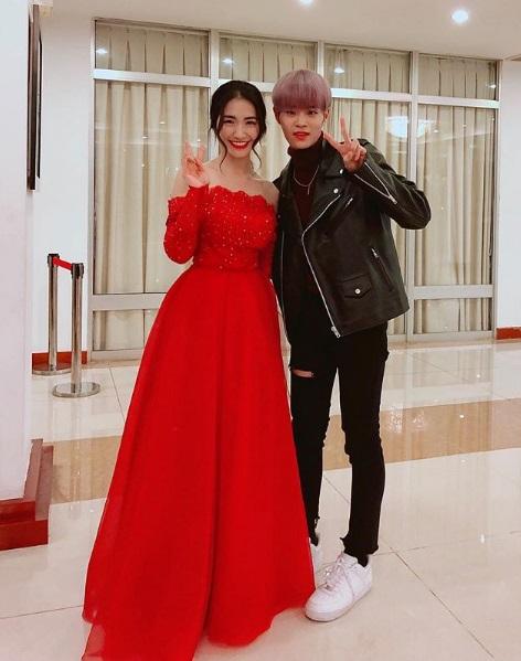 Chỉ cao 1m55 nhưng Hòa Minzy mix đồ xịn xò đến độ khiến ai cũng nhầm tưởng chân dài-1