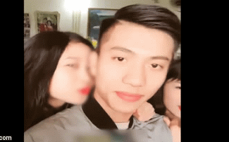 Xuân Trường tái xanh mặt khi bất ngờ bị fan nam sấn sổ đến đòi chụp ảnh chung-2