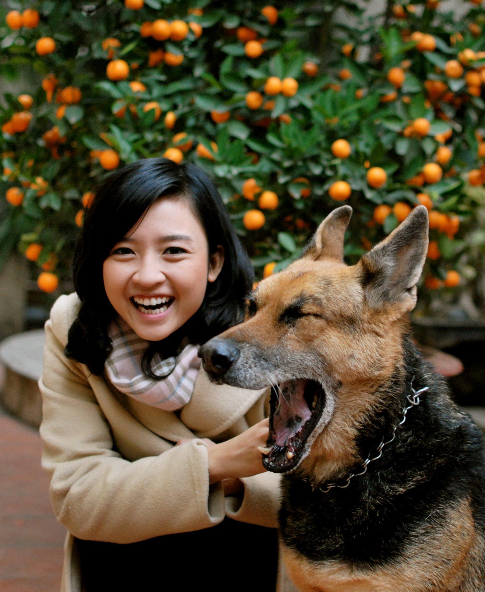 Chân dung nữ MC xinh đẹp nhà đài trò chuyện với Xuân Trường trên sóng VTV-4