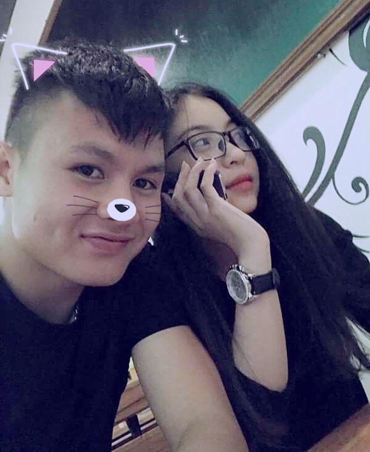 Ở bên bạn gái, cầu thủ quốc dân Quang Hải thay đổi 180 độ thành mèo ngoan-7
