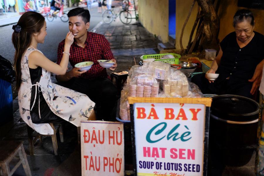 Cặp đôi 9X yêu nhau 15 năm tiết lộ cách yêu lâu không chán-2