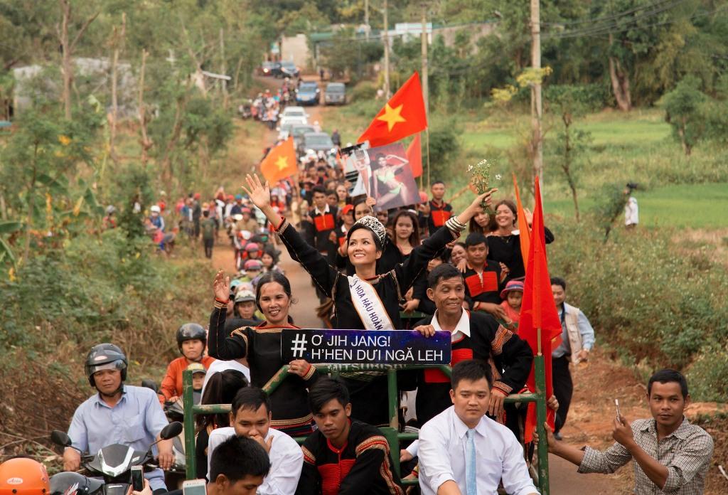 Tròn một tháng đội vương miện, HHen Niê phá lời nguyền hoa hậu thị phi sau đăng quang-10