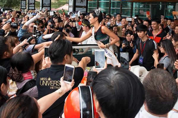 Tròn một tháng đội vương miện, HHen Niê phá lời nguyền hoa hậu thị phi sau đăng quang-9