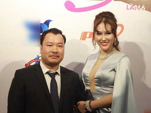 Phi Thanh Vân chia tay bạn trai doanh nhân sau vài tháng hẹn hò
