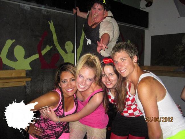 Nhức nhối với những con người hài hước vô đối-1