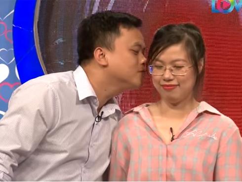 Lên 'bạn muốn hẹn hò' tìm bạn gái để trả nợ giúp mình, chàng trai khiến cô gái 'hốt hoảng' vì nói quá nhiều