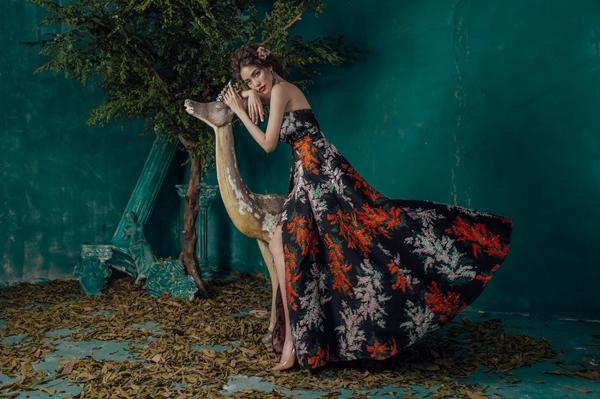 Ngất ngây vẻ quyến rũ của chân dài 1m10 Lan Khuê khi lạc bước khu vườn cổ tích-4