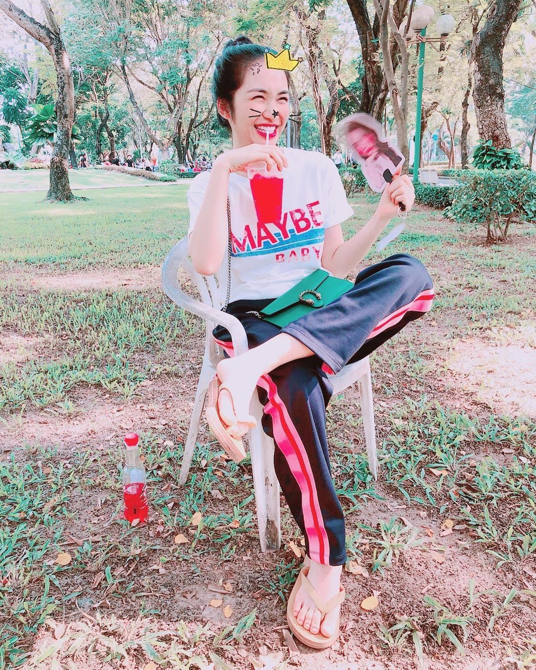 Tin sao Việt: Diễm My 9X mượn bờ vai người lạ tựa đầu gục ngã vì mỏi mệt-5