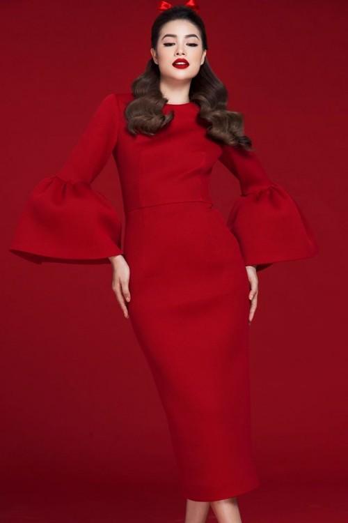 Lâu lắm rồi mới thấy Hoàng Thùy vẫn đẹp dù đụng hàng với 3 nàng Hậu-3