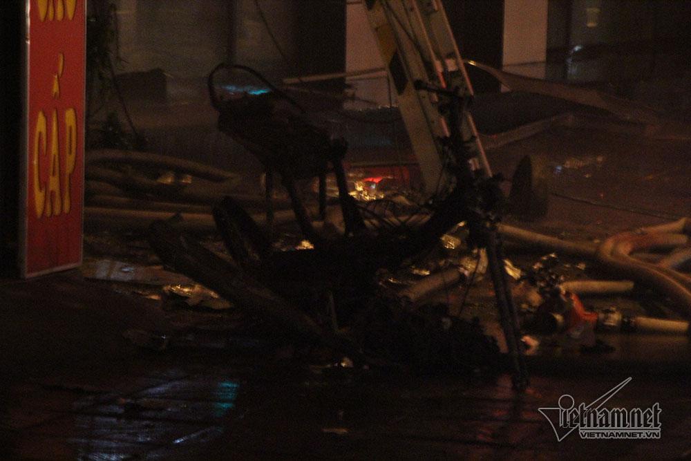 Hà Nội: Nhà 5 tầng bốc cháy rừng rực trước ngày ông Táo chầu trời-4