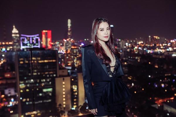 Trương Ngọc Ánh khoe ngực gợi cảm bên cạnh dàn minh tinh nổi tiếng châu Á-1