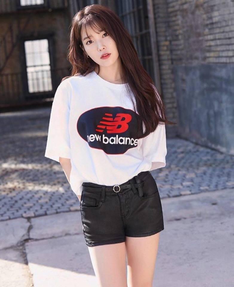 Diện áo lông to sụ như nhân vật hoạt hình Monsters, CL chiếm sóng thời trang sao Hàn tuần qua-4