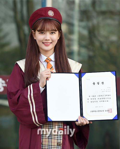 Mỹ nhân Mây họa ánh trăng Kim Yoo Jung rạng rỡ, lấn át nhan sắc tiểu Jeon Ji Hyun-3