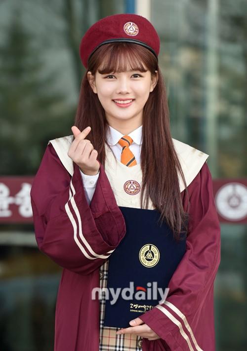 Mỹ nhân Mây họa ánh trăng Kim Yoo Jung rạng rỡ, lấn át nhan sắc tiểu Jeon Ji Hyun-4