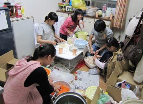 Hình ảnh đón tết xa quê chỉ ai đã trải qua mới thấm nỗi buồn tâm can-6