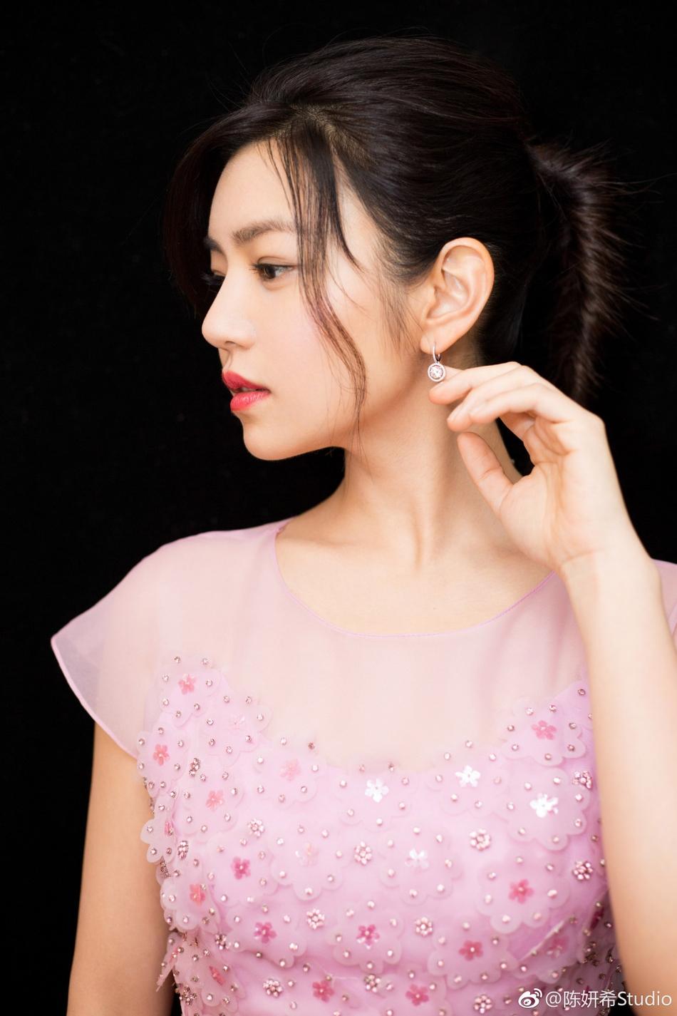 Hết Lý Tiểu Lộ, lại đến Tiểu Long Nữ Trần Nghiên Hy bị tố ngoại tình-6