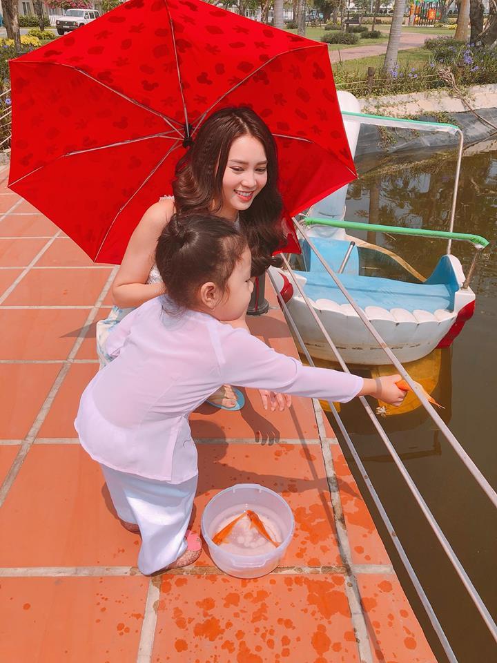 Tin sao Việt: Ninh Dương Lan Ngọc bị tông xe, mất ví đúng ngày ông Công ông Táo chầu trời-1