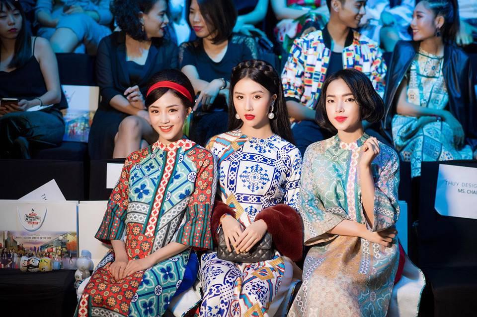 Sáng mồng 1 Tết, học lỏm sao Việt cách diện áo dài chuẩn xu hướng đi xông nhà lấy may-1