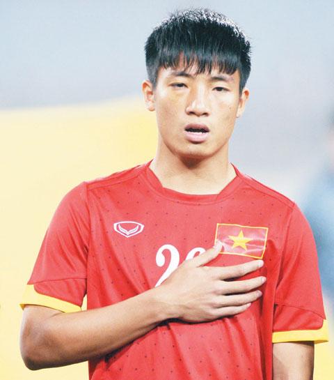 Trung vệ Bùi Tiến Dũng nghẹn ngào nhắn nhủ đấng sinh thành: Cha ơi có con ở đây rồi. Cha mau khỏe để về với anh em con-1