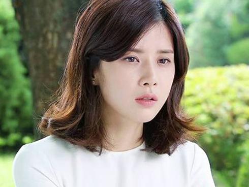 Nước mắt con gái lấy chồng xa đêm giao thừa-1