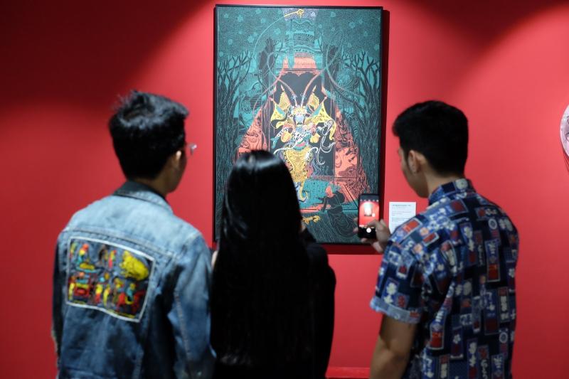 Giới trẻ háo hức check-in” trong triển lãm Vẽ về hát bội-1