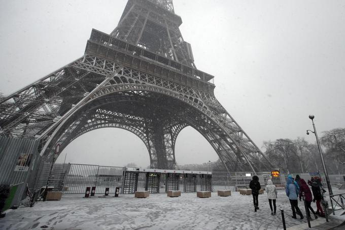 Paris bỗng biến thành xứ sở tuyết trắng-9