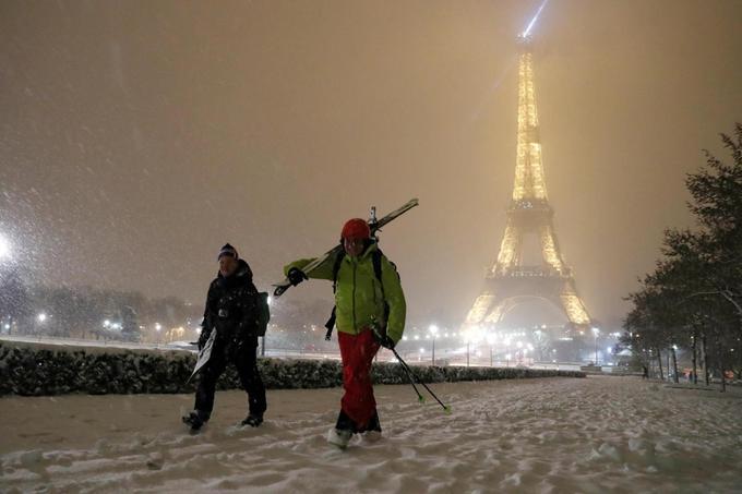 Paris bỗng biến thành xứ sở tuyết trắng-10