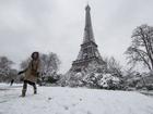 Paris bỗng biến thành xứ sở tuyết trắng