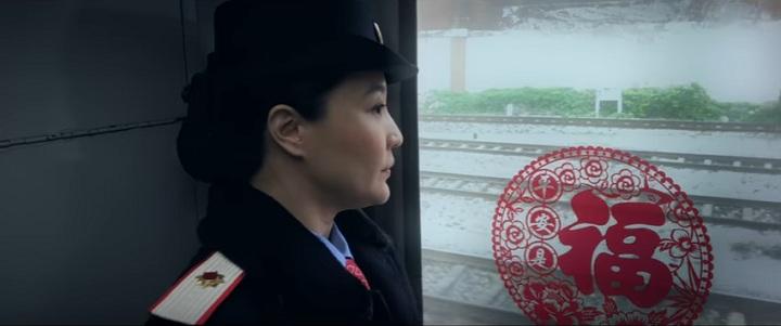 Cùng xem đoạn phim cảm động được Apple dành tặng những ai phải ăn Tết xa nhà-1