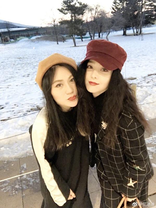 Phạm Băng Băng khoe làn da trắng sứ cùng thần thái sang chảnh ngút ngàn-5